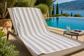 Graues Liegetuch mit Streifen für Hotels, Pool und Wellnessbereich