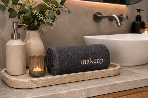 Schwarzes Make-up-Tuch aus hochwertiger Frottierqualität für Hotels und Wellnessbereiche
